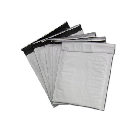 Self Sealing White Bubble Envelopes Shockproof For Books / DVD / Gifts